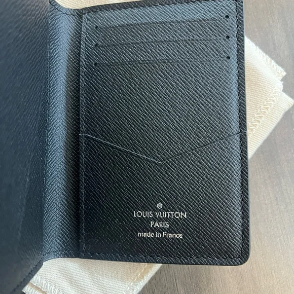 Louis Vuitton Black Card Holder - Picture 3 of 5